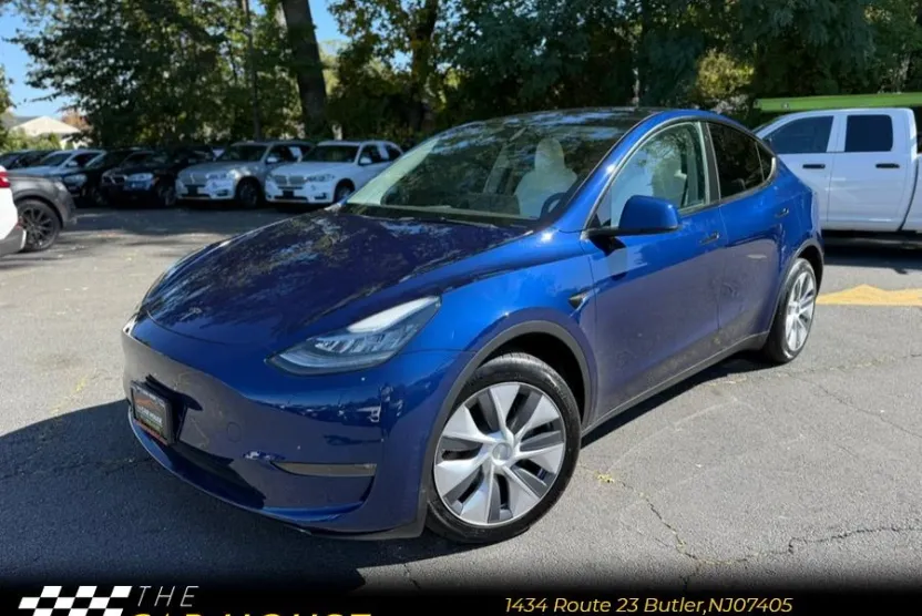 2023 Tesla Model Y Long Range photo 1