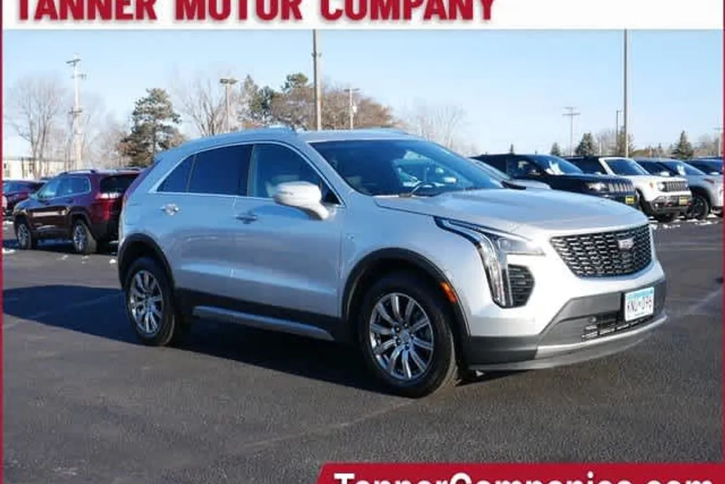 2022 Cadillac XT4 Premium Luxury photo 1