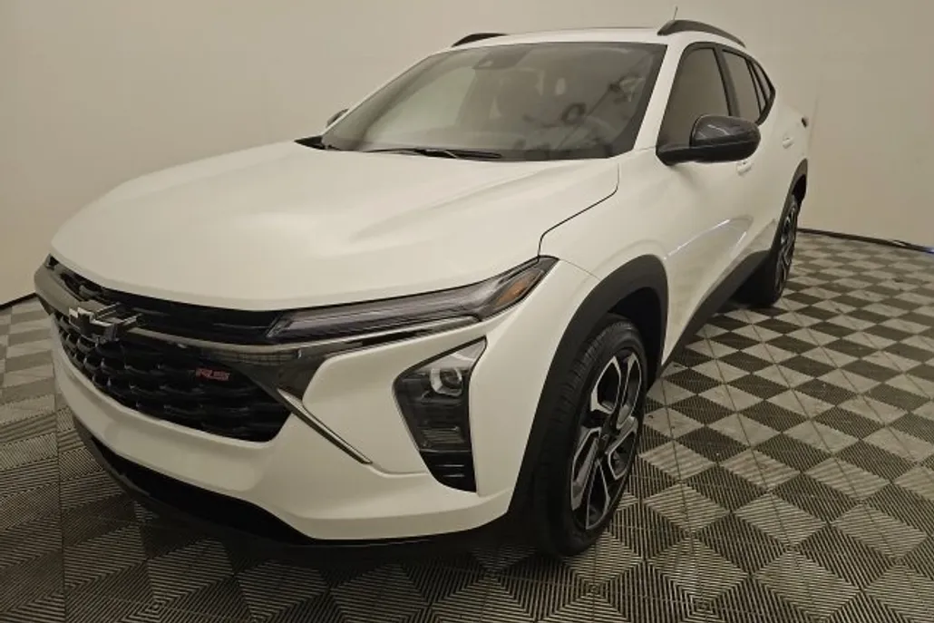2025 Chevrolet Trax photo 1