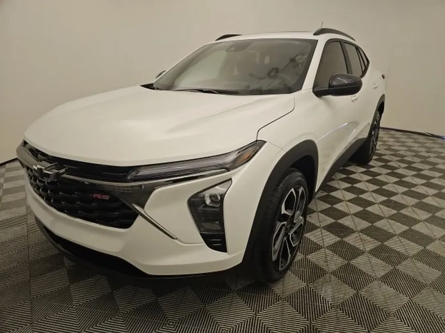 2025 Chevrolet Trax photo 1