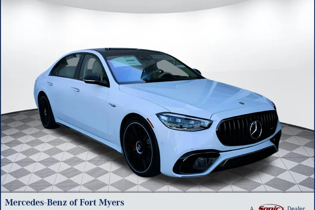 2025 Mercedes Benz S AMG 63 e photo 1