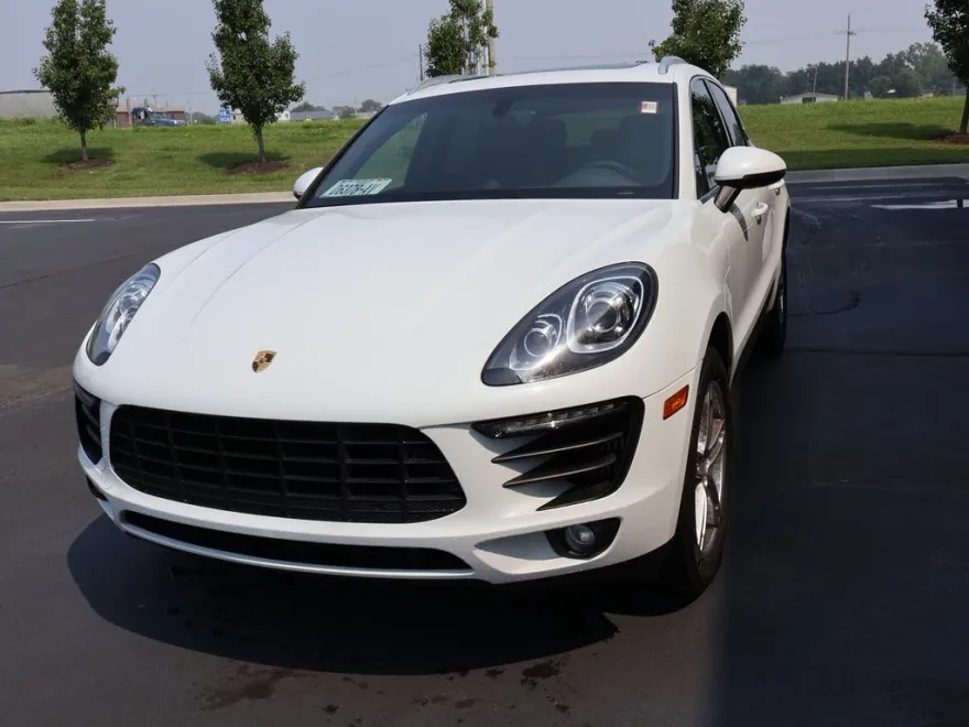 2016 Porsche Macan S photo 1