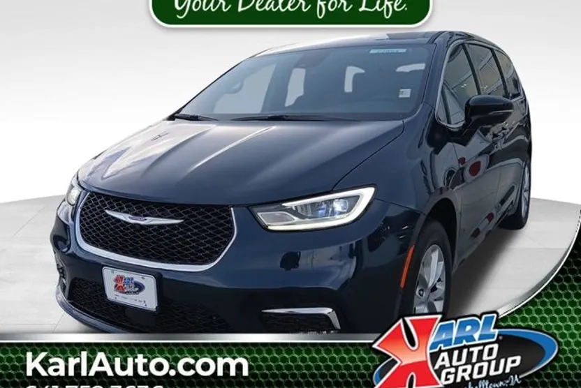 2025 Chrysler Pacifica photo 1