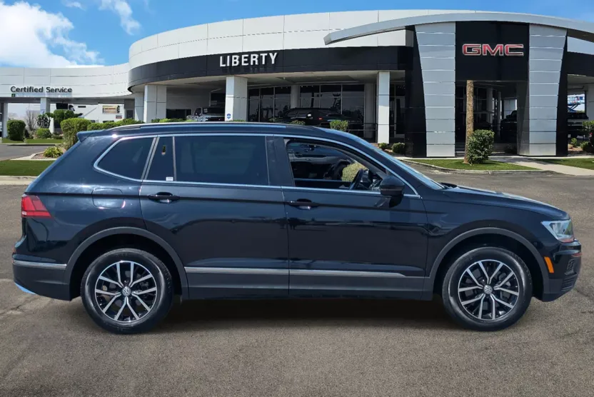 2021 Volkswagen Tiguan SE photo 1
