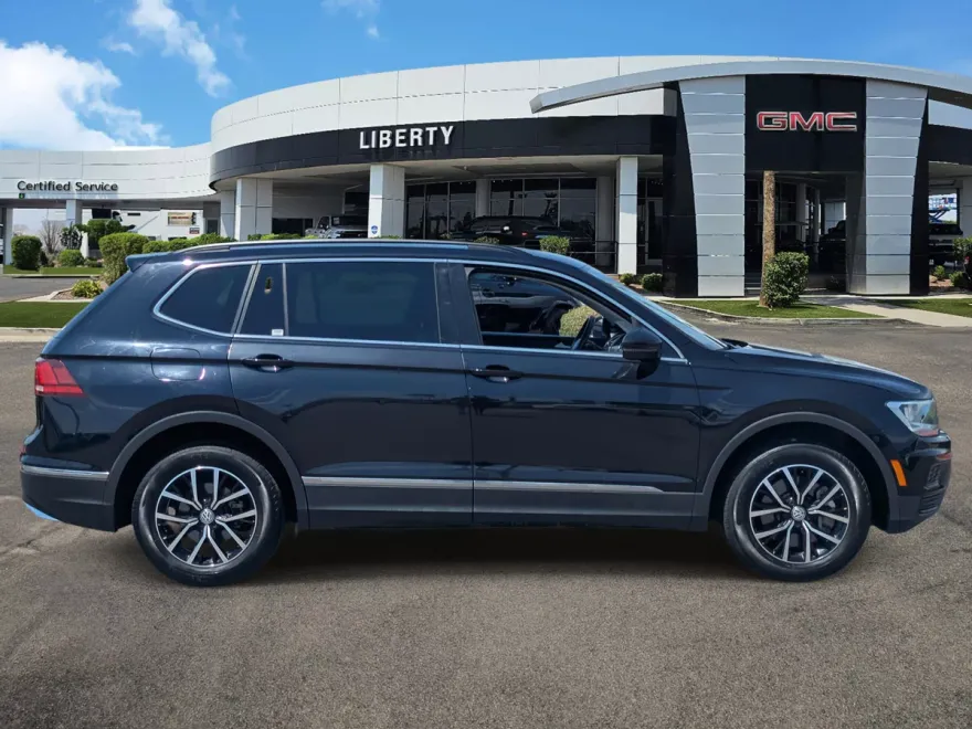 2021 Volkswagen Tiguan SE photo 1