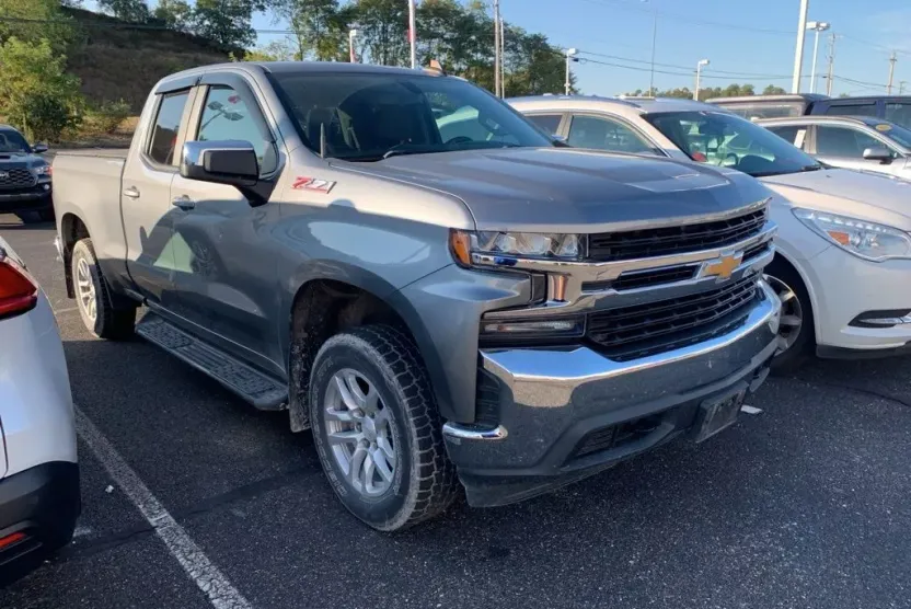 2019 Chevrolet Silverado 1500 LT photo 1
