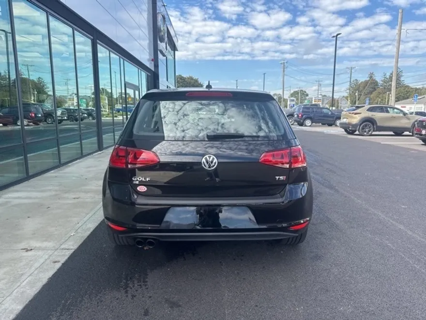 2016 Volkswagen Golf TSI SE photo 1