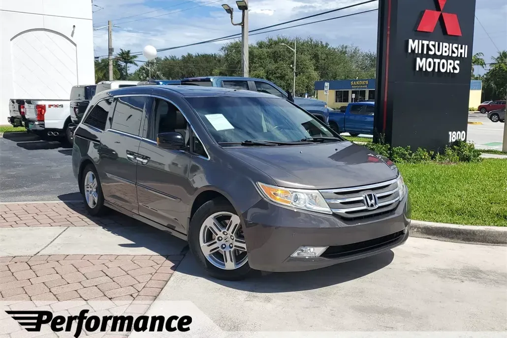 2011 Honda Odyssey Touring Elite photo 1