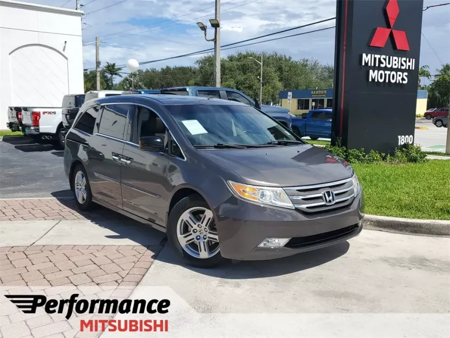 2011 Honda Odyssey Touring Elite photo 1