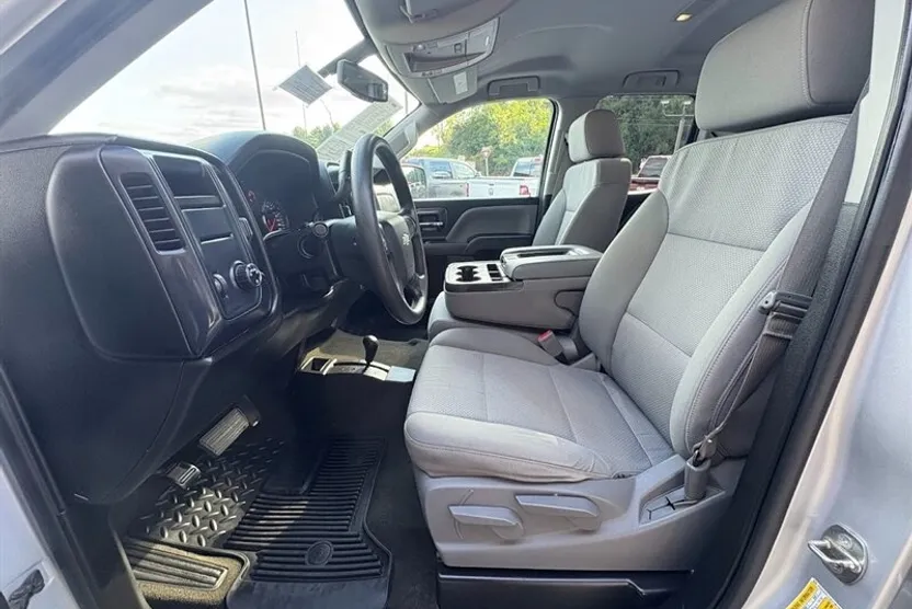 2016 Chevrolet Silverado 1500 Custom photo 1