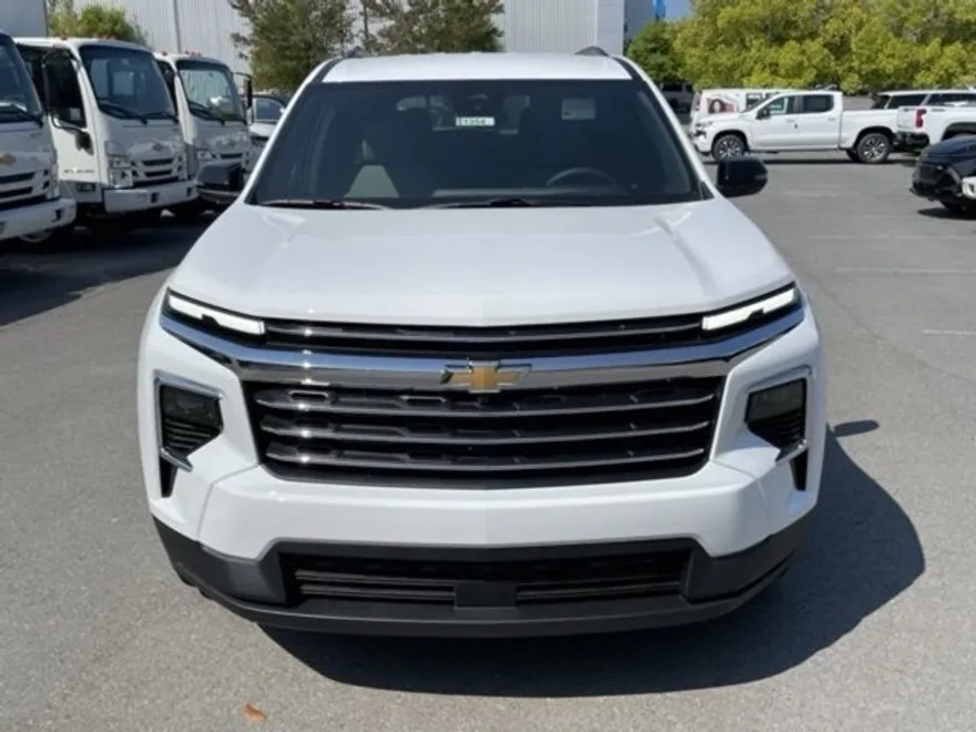 2026 Chevrolet Traverse photo 1
