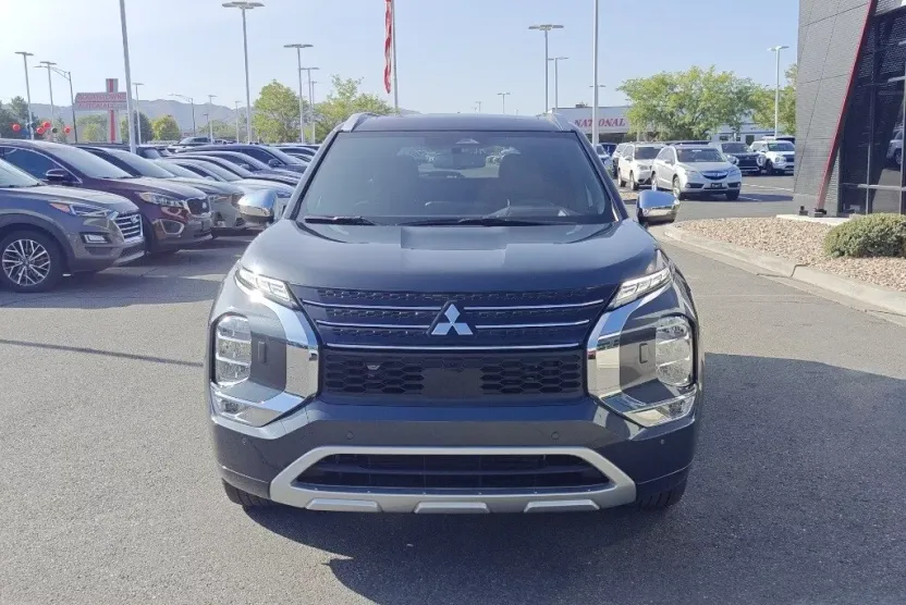 2025 Mitsubishi Outlander PHEV photo 1