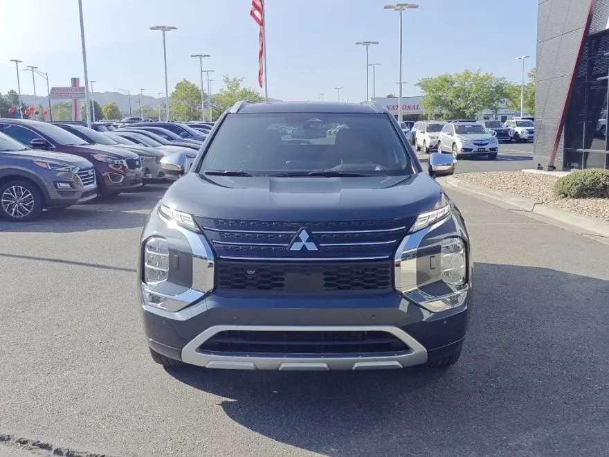2025 Mitsubishi Outlander PHEV photo 1