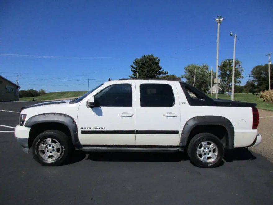 2007 Chevrolet Avalanche LTZ photo 1