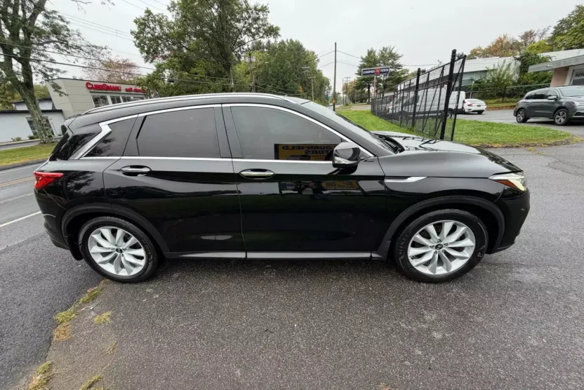 2019 Infiniti QX50 Essential SPORT photo 1