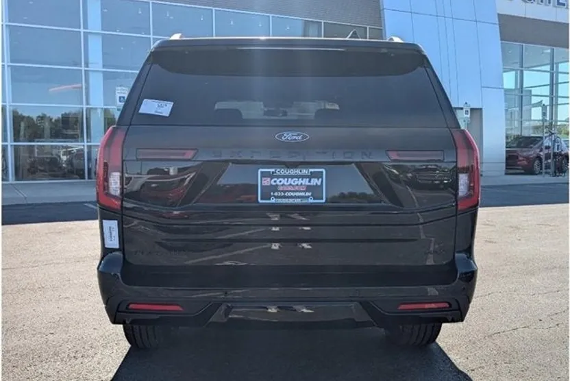 2025 Ford Expedition MAX Platinum photo 1