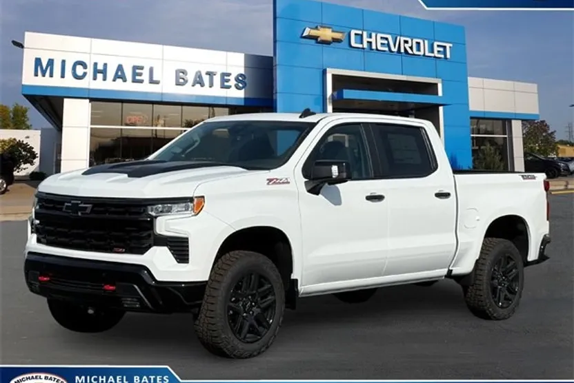 2026 Chevrolet Silverado Trail Boss LT photo 1