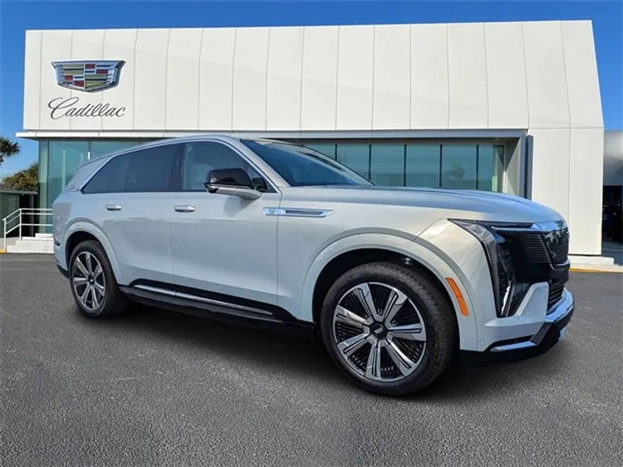 2025 Cadillac Escalade IQ Luxury photo 1