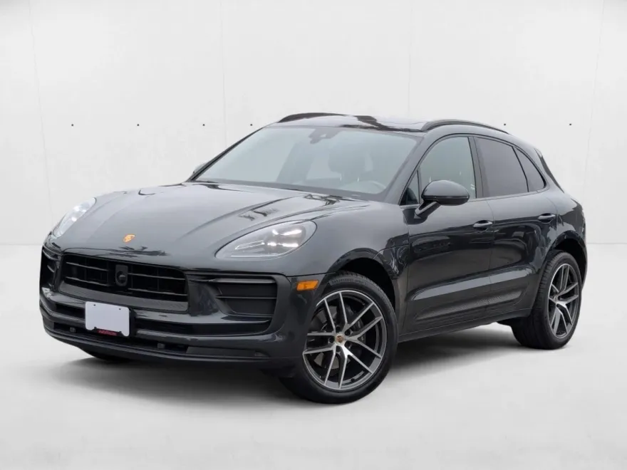 2024 Porsche Macan T photo 1
