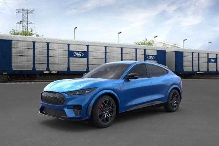 2025 Ford Mustang Mach-E GT photo 1
