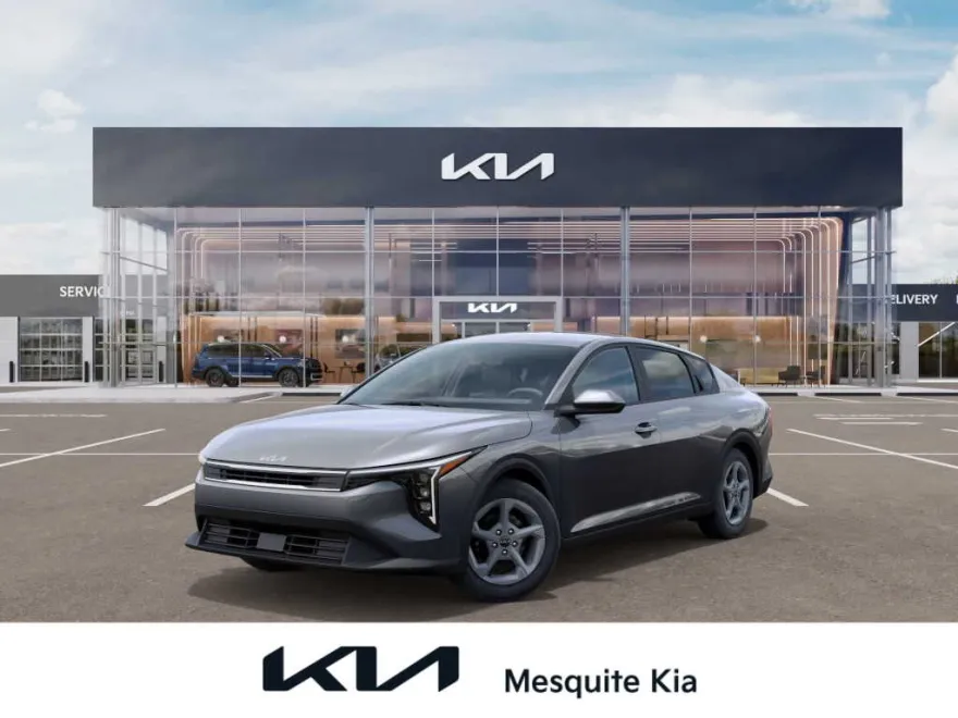 2025 Kia K4 LXS photo 1