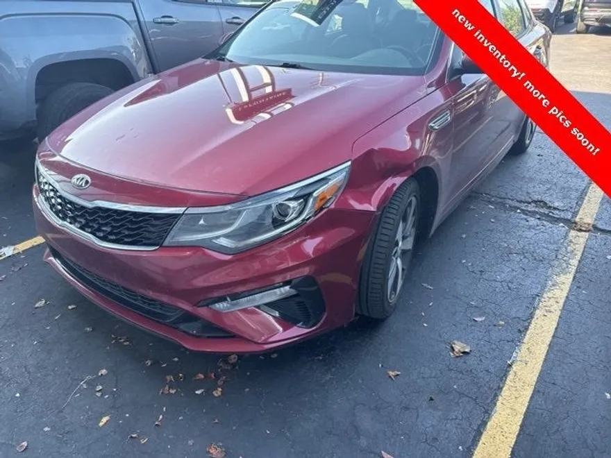 2019 Kia Optima S photo 1