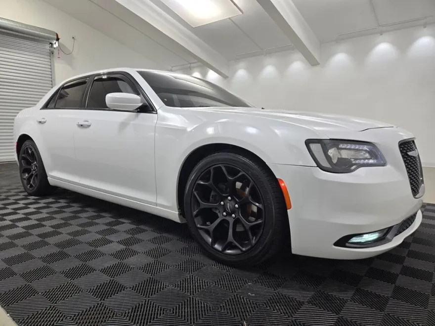2020 Chrysler 300 S photo 1