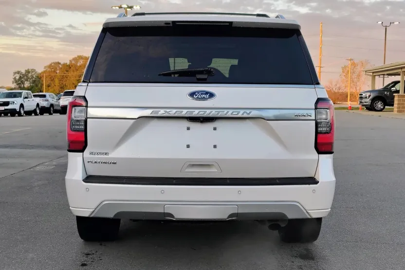 2018 Ford Expedition MAX Platinum photo 1