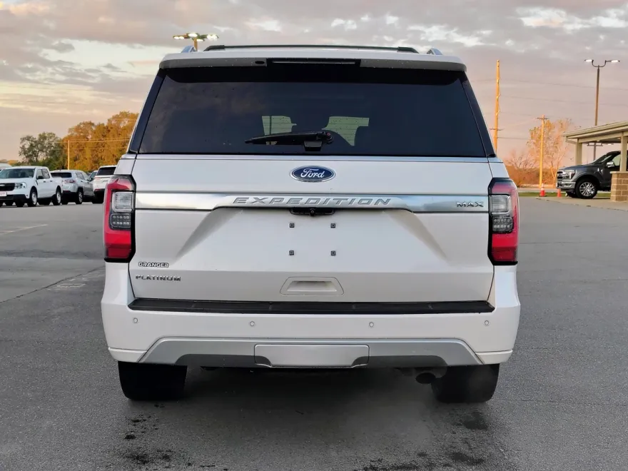 2018 Ford Expedition MAX Platinum photo 1