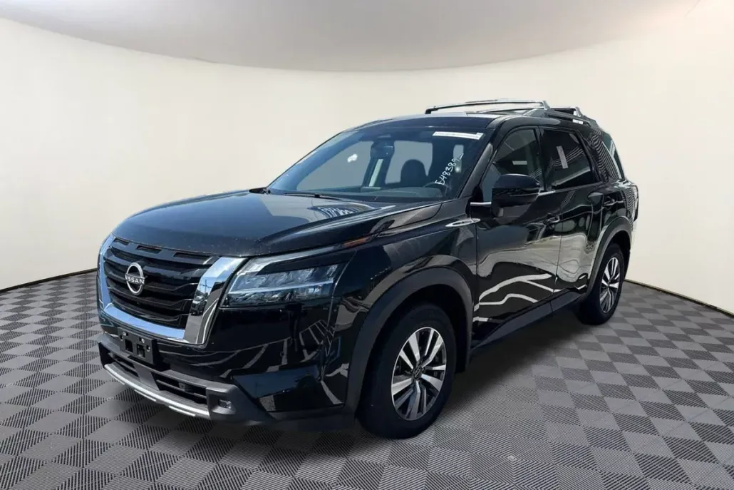 2022 Nissan Pathfinder SL photo 1