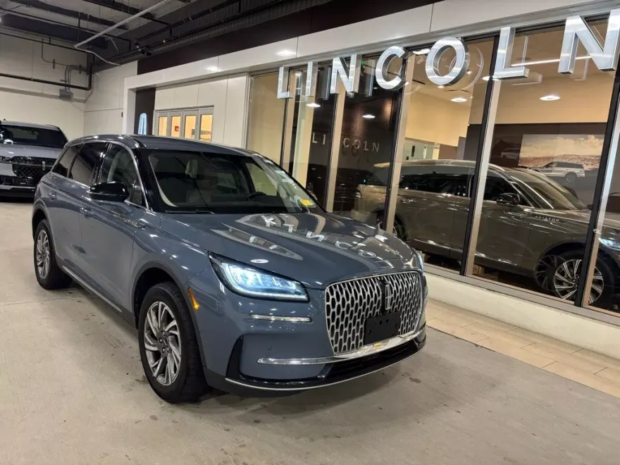 2023 Lincoln Corsair Standard photo 1