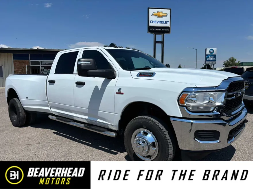 2023 Ram 3500 Tradesman photo 1