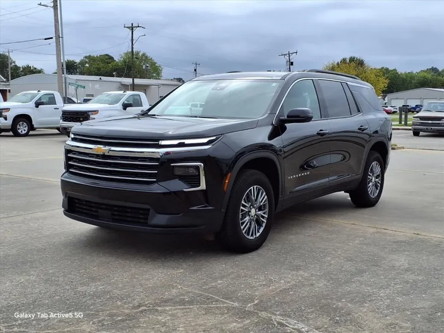 2025 Chevrolet Traverse photo 1