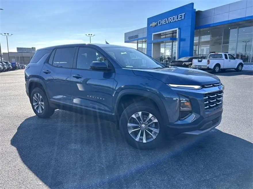 2026 Chevrolet Equinox LT photo 1