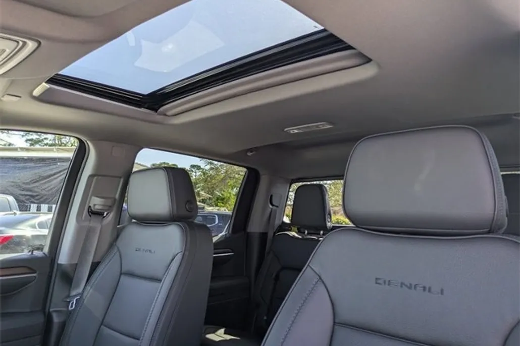 2025 Gmc Sierra 1500 Denali photo 1