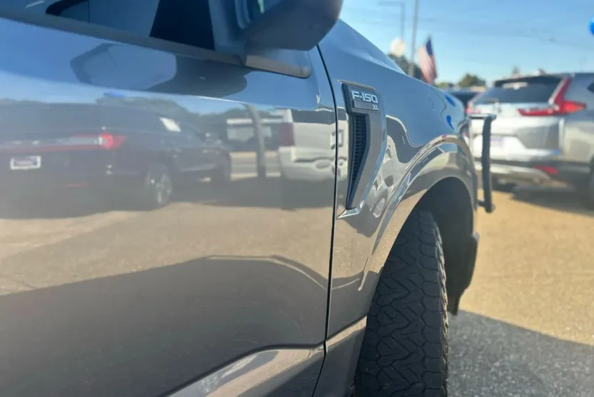 2023 Ford F-150 photo 1