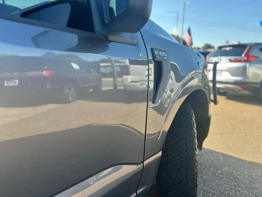 2023 Ford F-150 photo 1