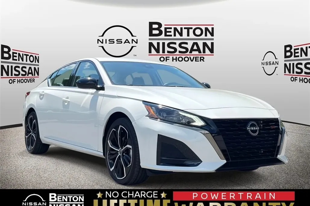 2024 Nissan Altima 2.5 SR photo 1