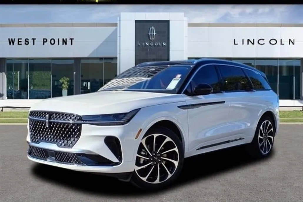 2025 Lincoln Nautilus Black Label photo 1