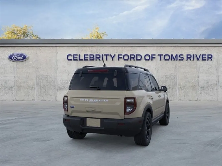 2025 Ford Bronco Sport Outer Banks photo 1
