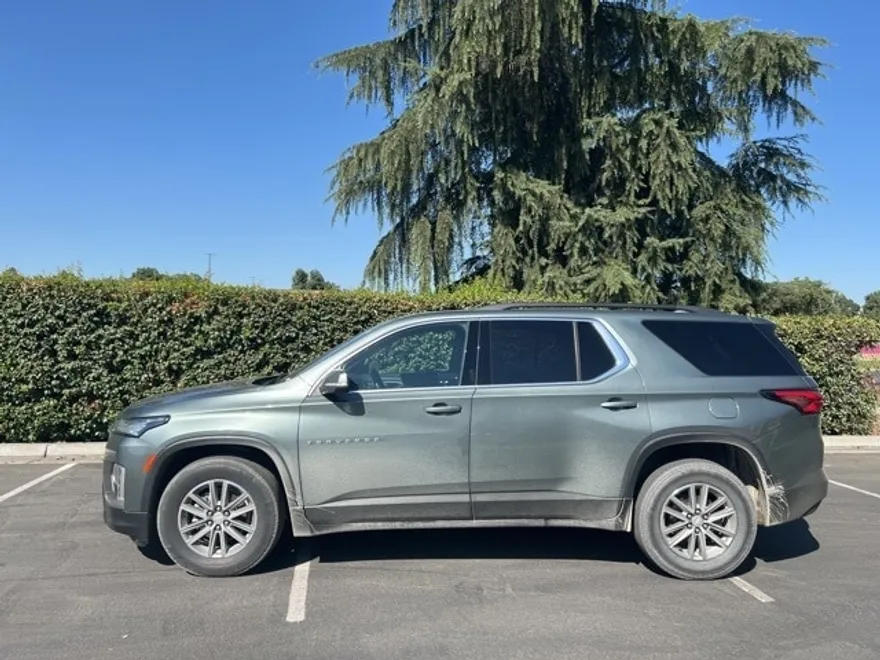 2023 Chevrolet Traverse Cloth 1LT photo 1