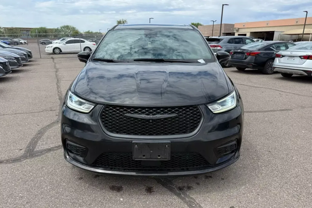 2022 Chrysler Pacifica Hybrid Touring L photo 1
