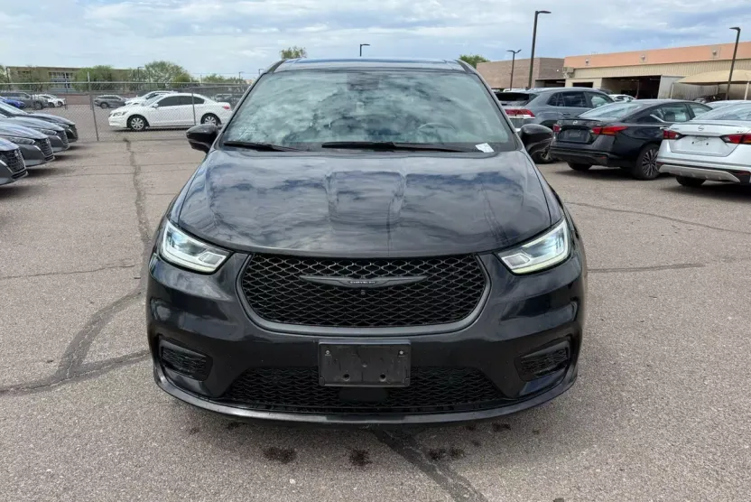 2022 Chrysler Pacifica Hybrid Touring L photo 1