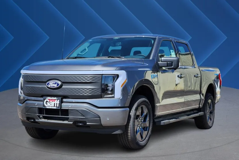 2025 Ford F-150 Lightning photo 1