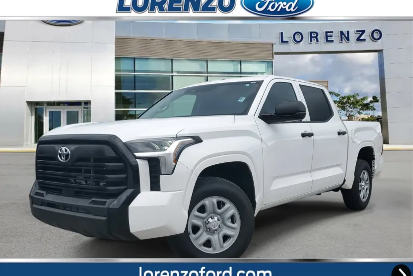 2023 Toyota Tundra SR photo 1
