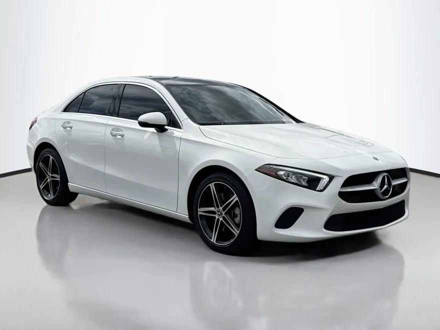 2022 Mercedes Benz A 220 photo 1