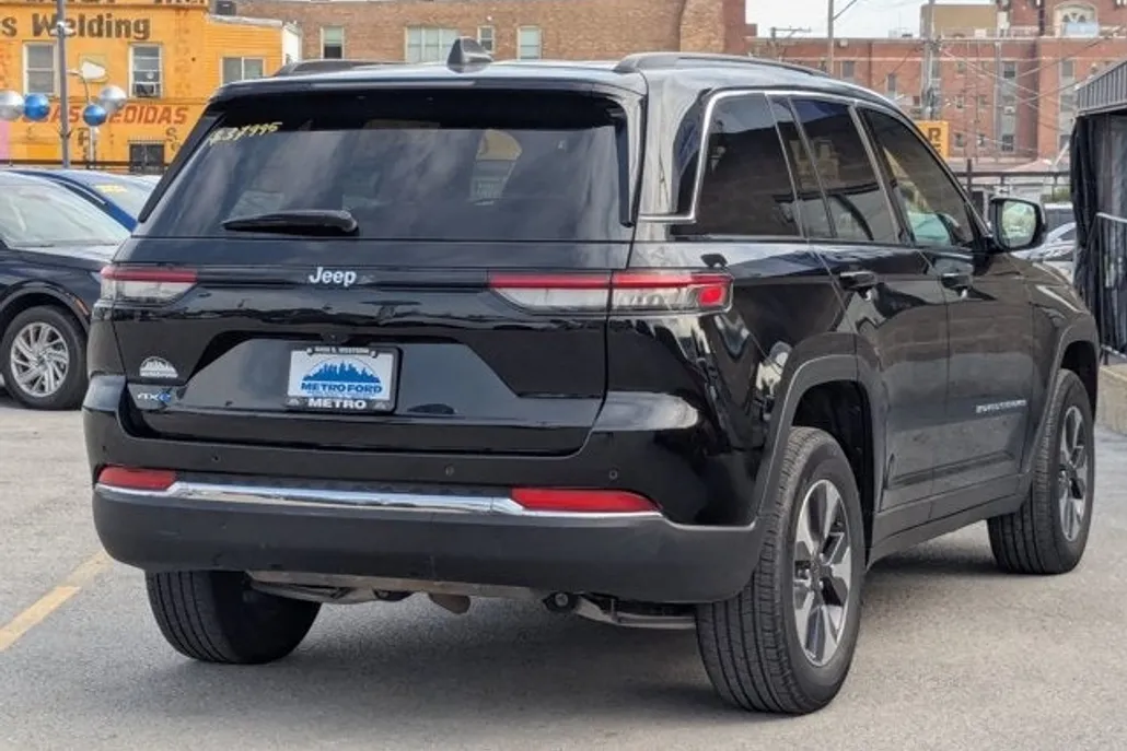 2024 Jeep Cherokee Limited 4xe photo 1