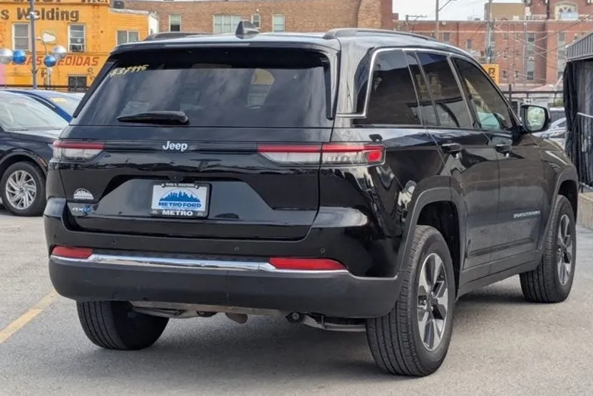 2024 Jeep Cherokee Limited 4xe photo 1