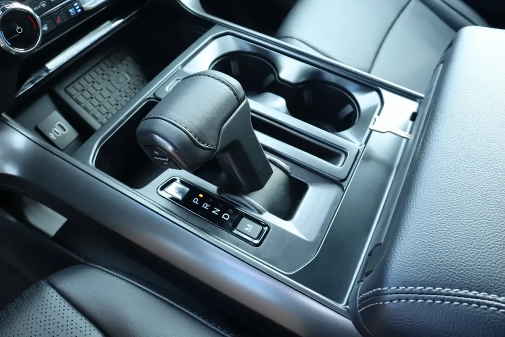 2025 Ford F-150 Lariat photo 1