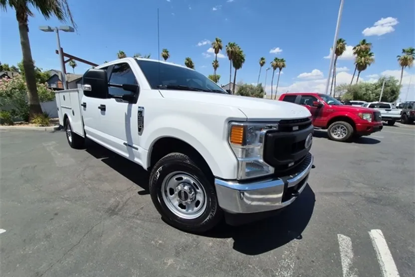 2022 Ford F-350 XL photo 1